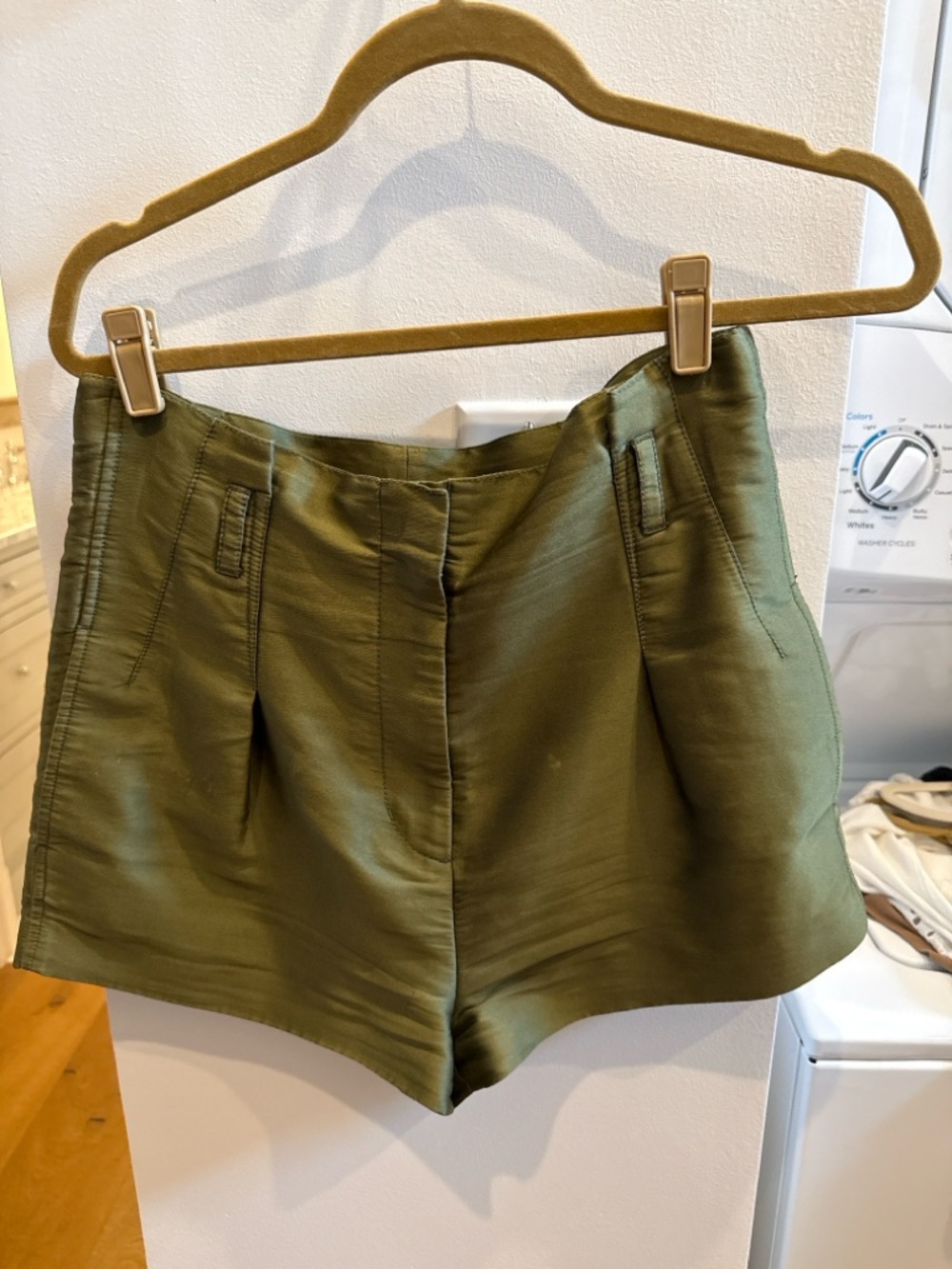 Olive Green High-Waist Linen Blend Women’s Shorts - Picture 3 of 3